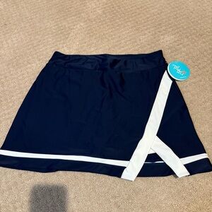 Tzu Tzu Asymmetrical Golf Skirt in Navy and White Size L